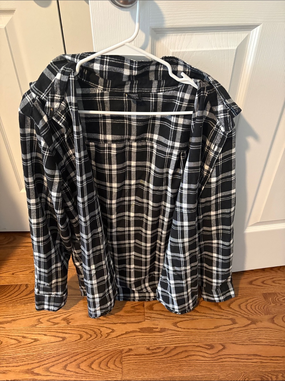 Men's Black & White Plaid Flannel Shirt - Casual Button-Up